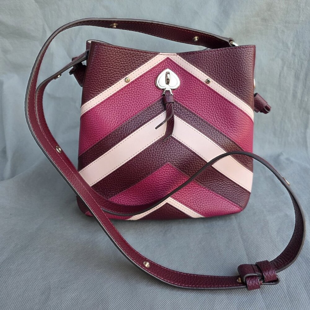 🌟Kate Spade Pink Heart Marti Chevron Small Bucket Bag Purse Crossbody
